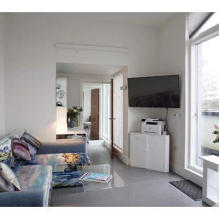Modern, Spacious 2Br Flat In Oksford Zewnętrze zdjęcie