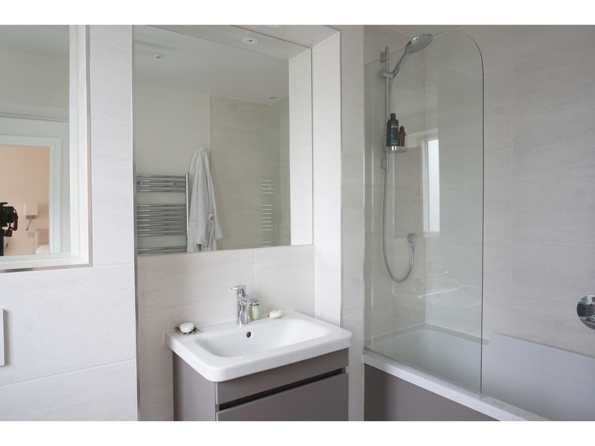Modern, Spacious 2Br Flat In Oksford Zewnętrze zdjęcie