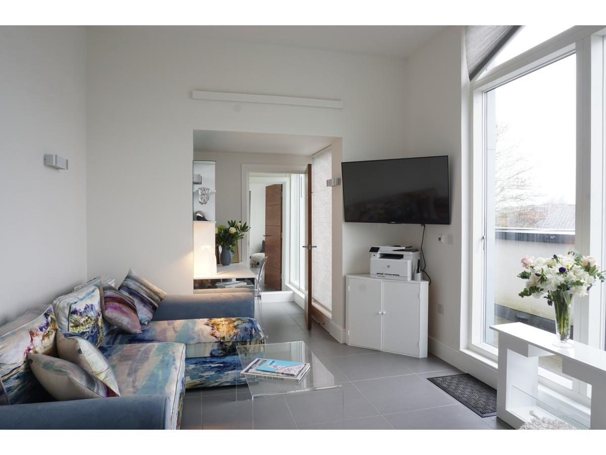 Modern, Spacious 2Br Flat In Oksford Zewnętrze zdjęcie